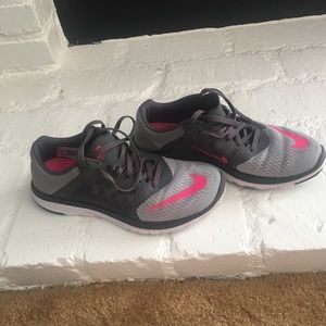 Woman’s RUNNING NIKE